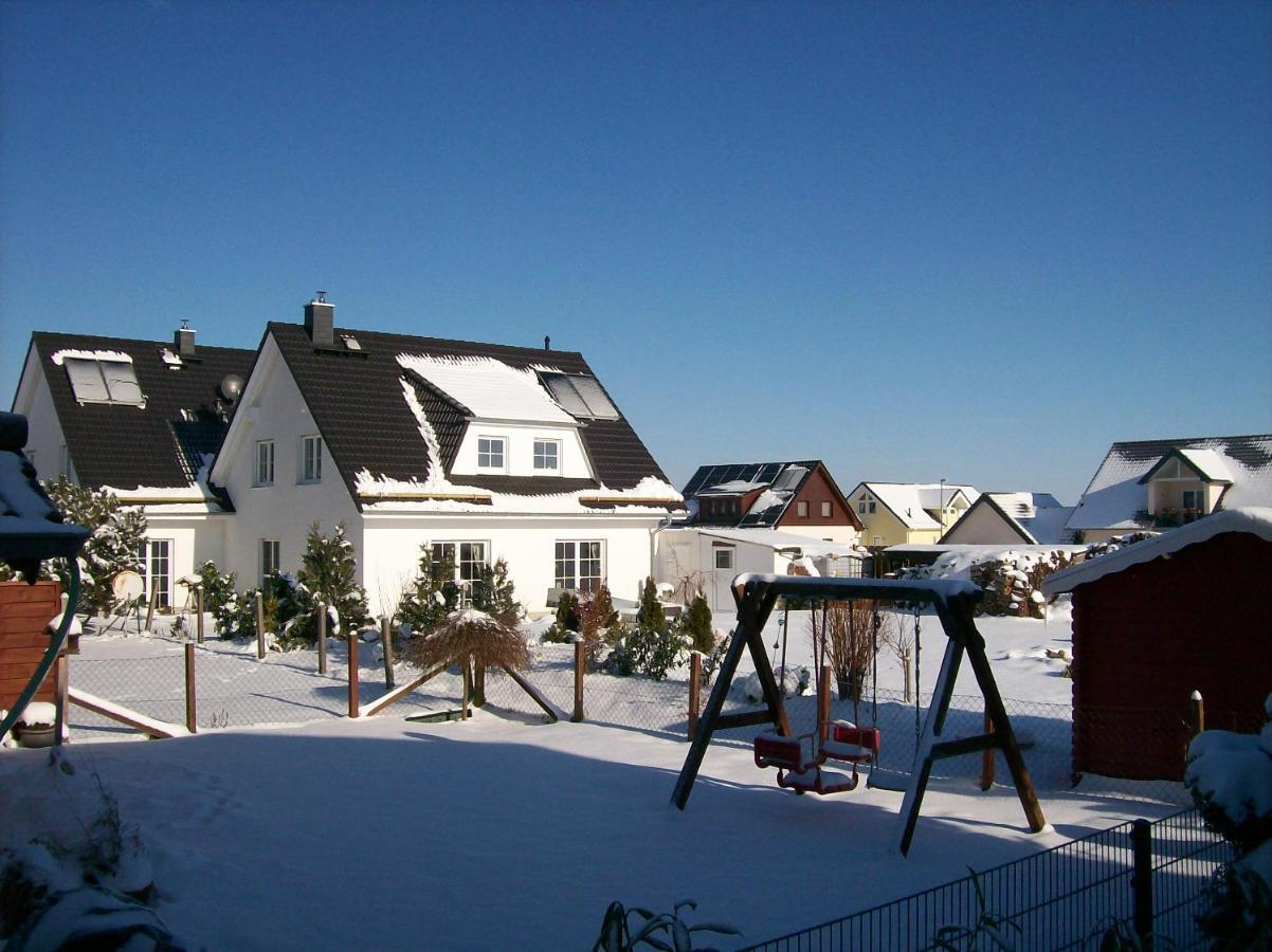 Gastehaus „Haus Am Hahnenberg“ Bed & Breakfast Marmagen Екстериор снимка